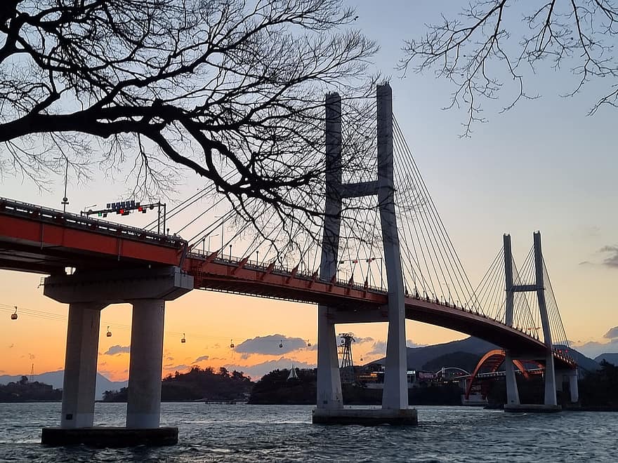 ブリッジ、川、日没、旅行、観光、都市、三清浦橋、海洋、韓国、泗川市、夕暮れ