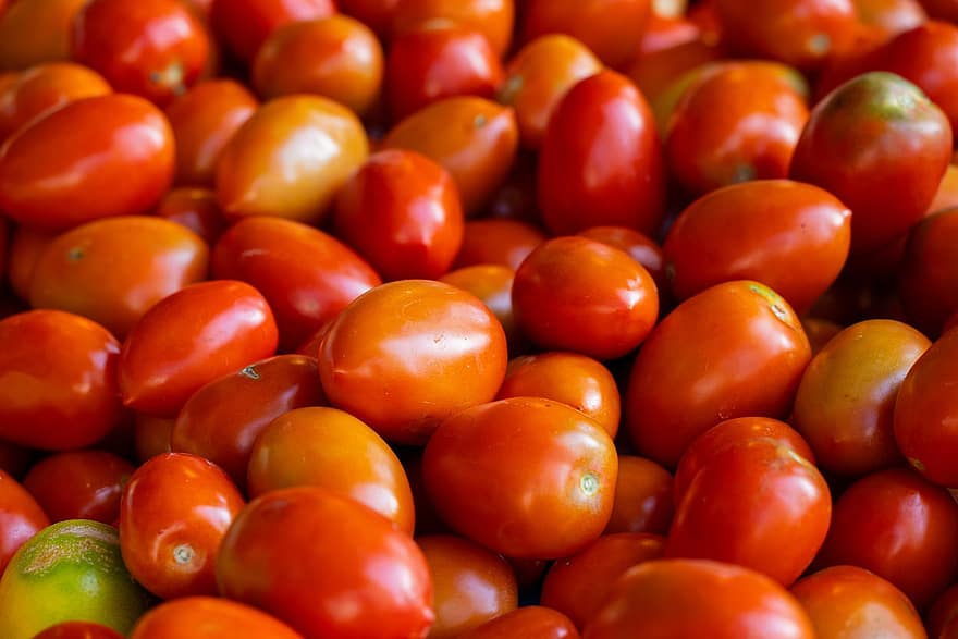 طماطم ، الطماطم الناضجة ، سوق ، ينتج
