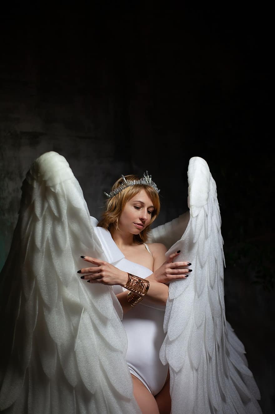 žena, anděl, princezna, královna, diadém, koruna, křídla, peří, kostým, cosplay, fantazie
