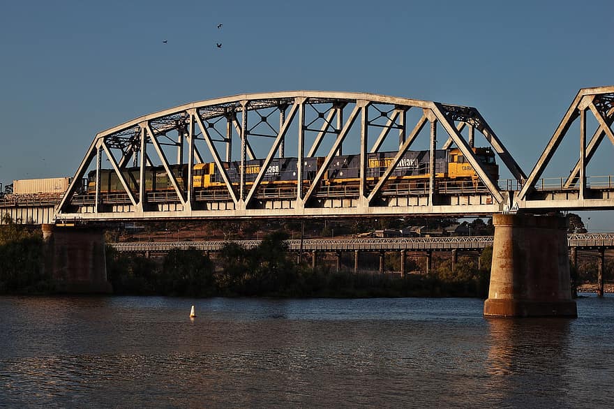 Murray, rzeka, most, pociąg, kolej żelazna, transport, woda, architektura, znane miejsce, zmierzch, noc