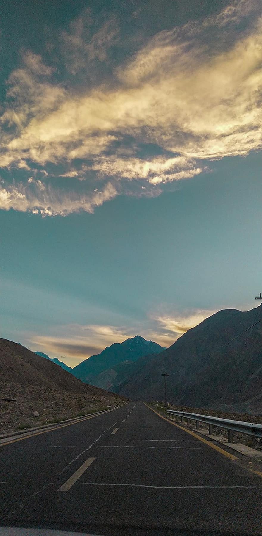 Gilgit Baltistan, Pakistan, dış mekan, bulutlar, yol, gökyüzü, mavi, dağ, kontrast, şafak, gün batımı