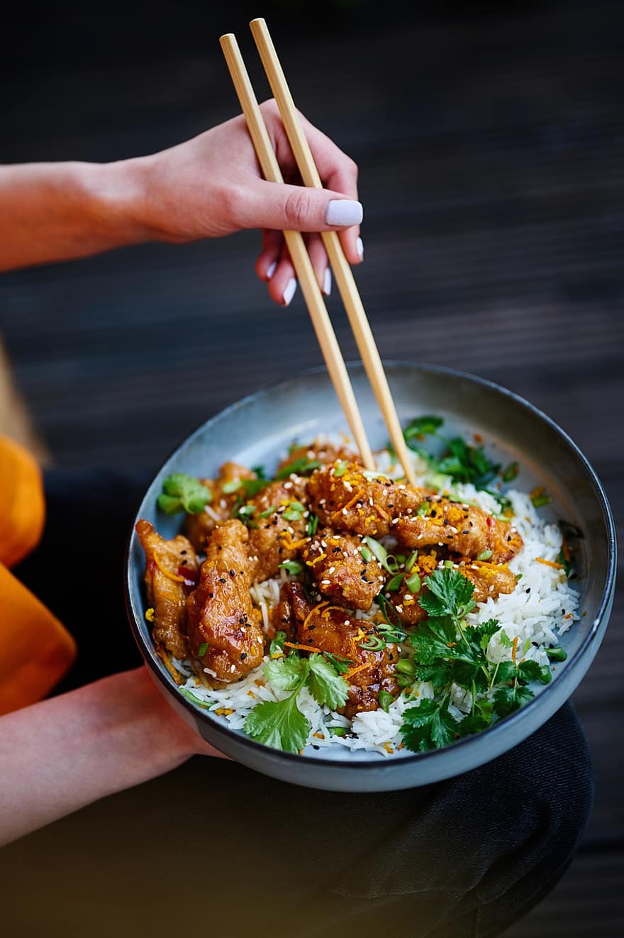 دجاج ، المطبخ الآسيوي ، طعام ، عيدان الطعام ، طبق ، وجبة ، أطباق ، لذيذ ، طيب المذاق ، مطبخ ، آسيوي