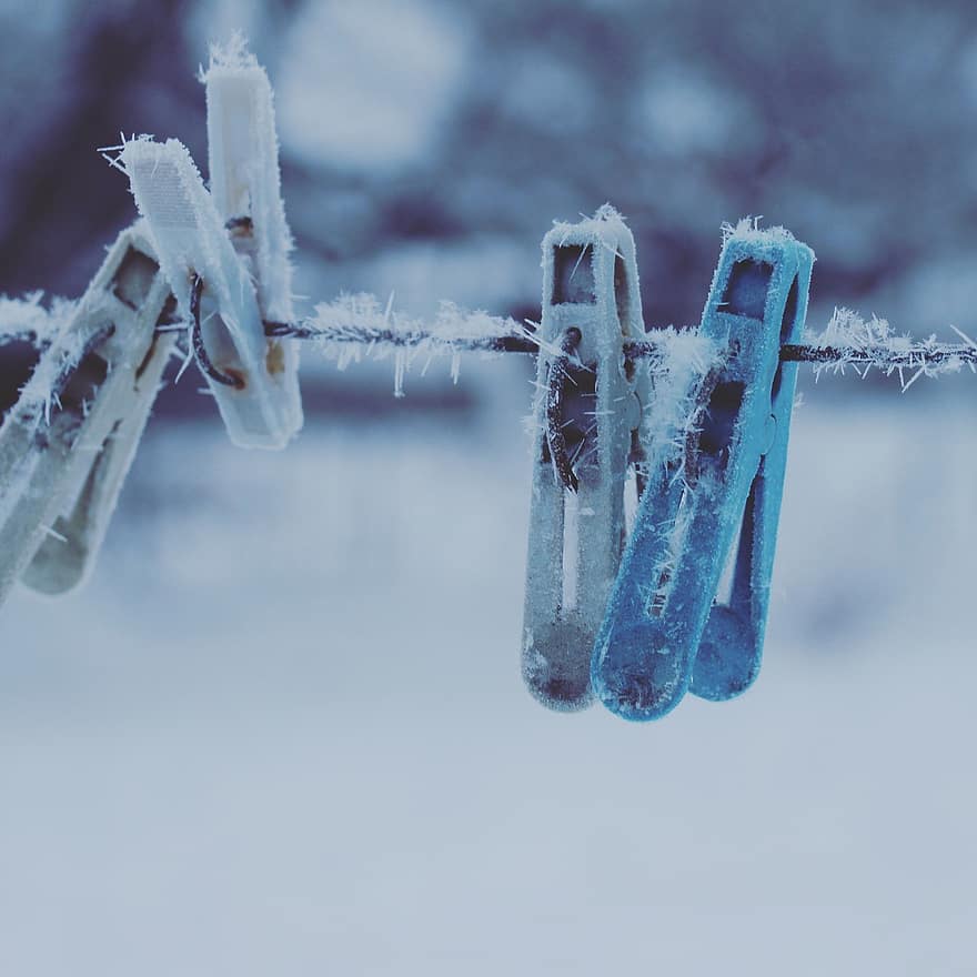 clothespins, ฤดูหนาว, น้ำค้างแข็ง, ฤดู, ใกล้ชิด, น้ำแข็ง, สีน้ำเงิน, หิมะ, แมโคร, แช่แข็ง, ภูมิหลัง