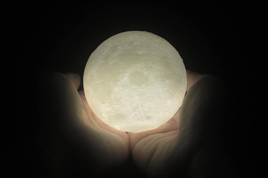 Luna, luz de la luna, iluminado, manos, noche, linterna