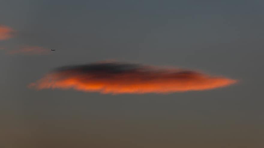 Sunset, Cloud, Plane, Airplane, Aircraft, High Altitude, Red, Pink, Ufo, Skies, Sky