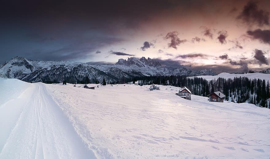 Winter, Schnee, Dorf, Berge, Dolomiten, Sonnenaufgang, Natur, Landschaft, schneebedeckt, Dämmerung, Berg