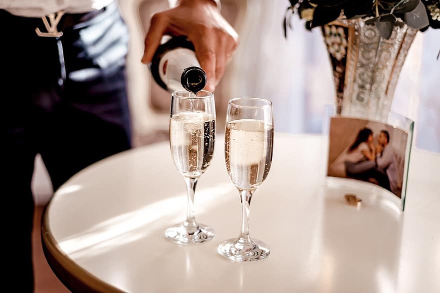 シャンパン、結婚式、アルコール、ドリンク、お祝い、ワイン、男達、女性たち、アダルト、コップ、屋内で