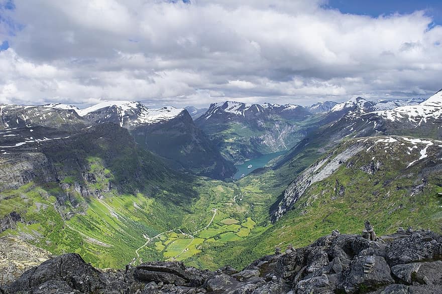 kalni, fjordu, ainavu, kalnu grēda, sniega sega, debesis, mākoņi, raksturs, kalns, kalnu virsotne, zāli
