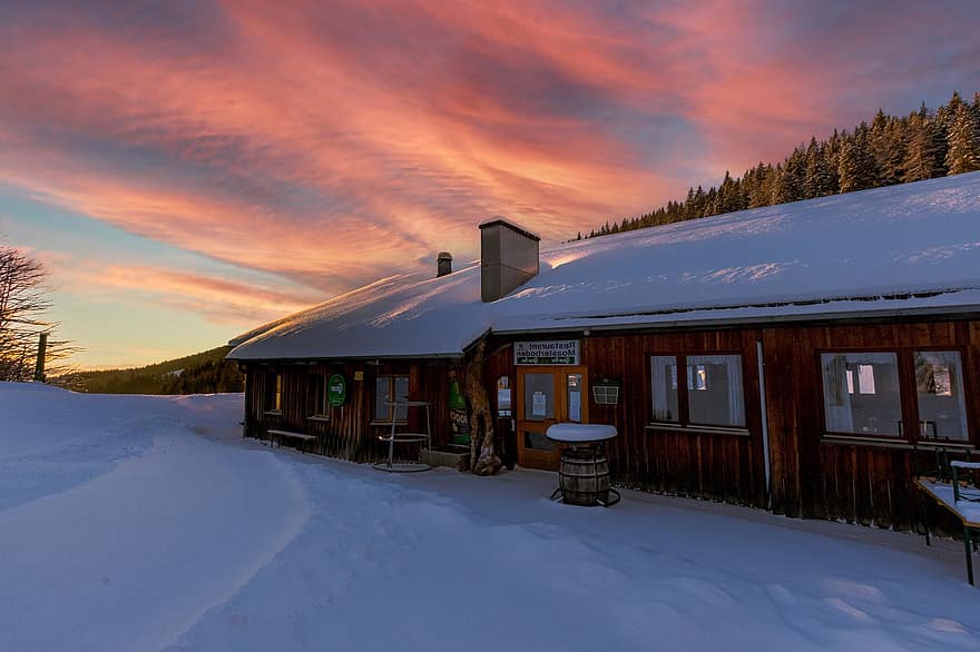 choza, cabaña alpina, puesta de sol, nieve, Nevado, oscuridad, crepúsculo, resplandor crepuscular, invernal, paisaje de nieve, paisaje de invierno