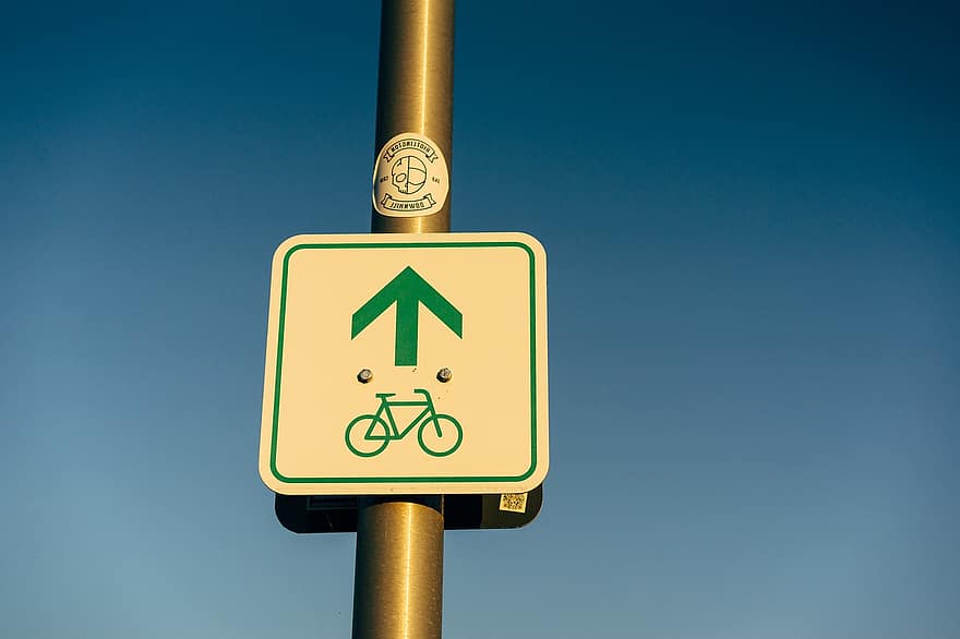 Carril de bicicletas, Ciclovía, Carril para bicicletas por delante, Camino Sgin, cartel de la calle, señal de tráfico