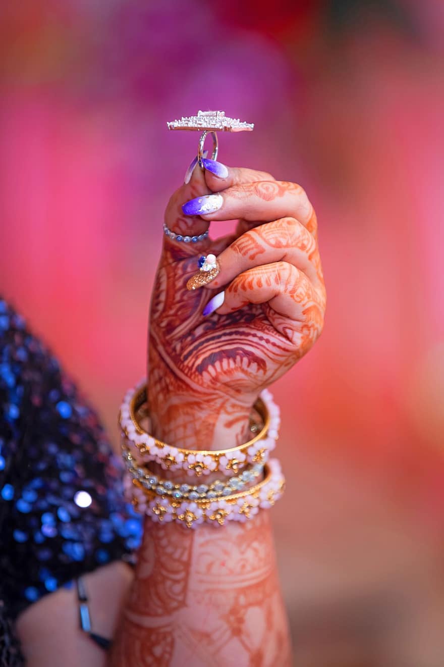 mehndi, indisk brud, bröllopsring, bröllopsceremoni, indiskt bröllop, bröllop, brud, kvinnor, mänsklig hand, vuxen, kulturer