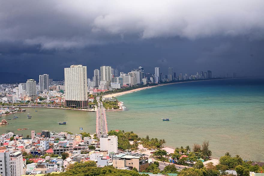 Nha Trang, stad, zee, oceaan, Vietnam, Zuid-Oost Azië, Azië, downtown, wolkenkrabbers, wolken, zeegezicht