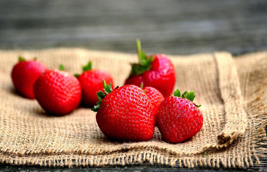 aardbeien, fruit, voedsel, gezond, rijp, voeding, vitaminen, biologisch, natuur