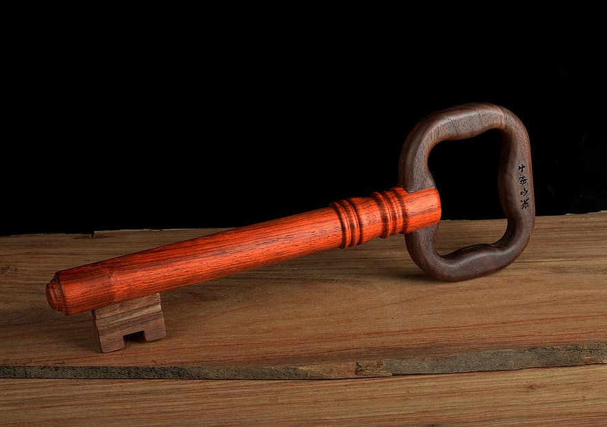 kokapstrāde, Koka atslēga, Ar rokām darināta atslēga, Ar rokām darināta koka atslēga, koksne, tuvplāns, vecs, viens objekts, tērauds, antikvariāts, metāla