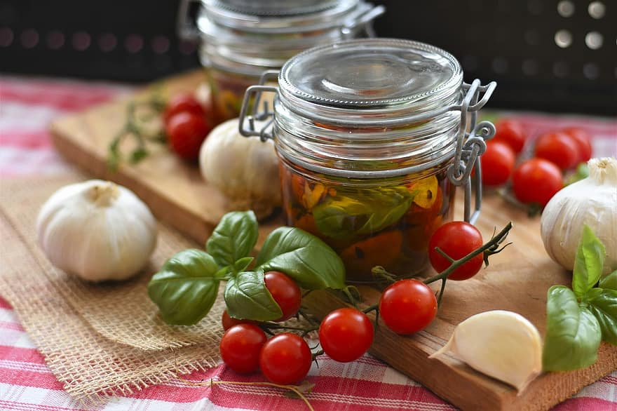 los tomates, petróleo, hierbas, cocinar, seco, horno, aceite de oliva, sano, parilla, envase, durable