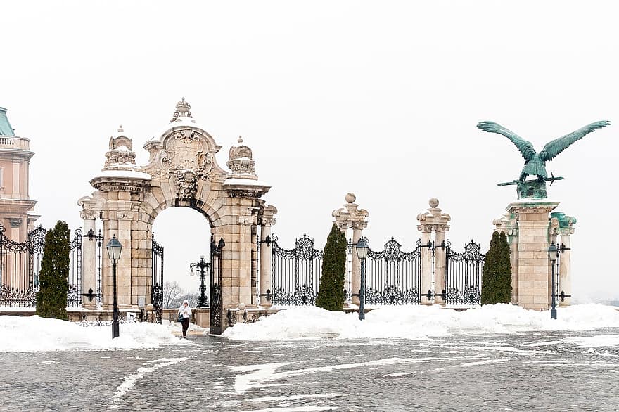 Будапешт, замок, архітектура, сніг, орієнтир, скульптура, відоме місце, зима, культур, релігія, туризм