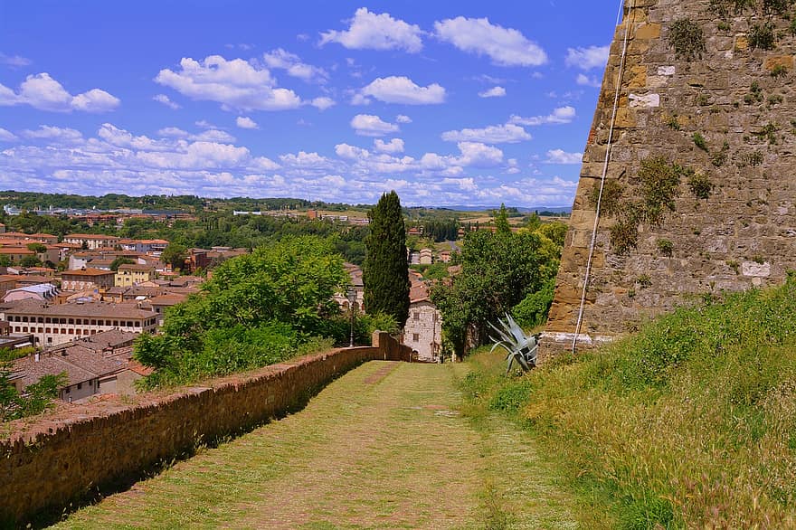 κατάβαση, δρόμος, γρασίδι, πράσινος, τείχος, δέντρα, cole di val d'elsa, Τοσκάνη, Ιταλία, ο ΤΟΥΡΙΣΜΟΣ, σύννεφα
