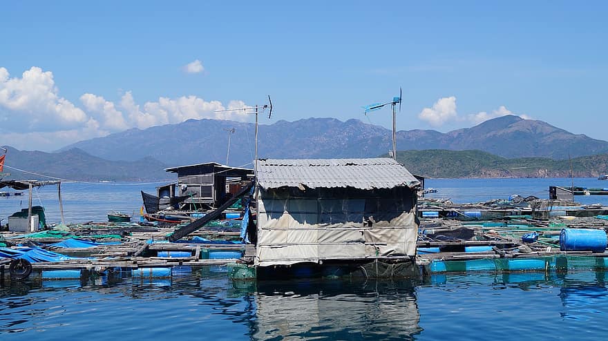 village de pêcheurs, village flottant, le vietnam