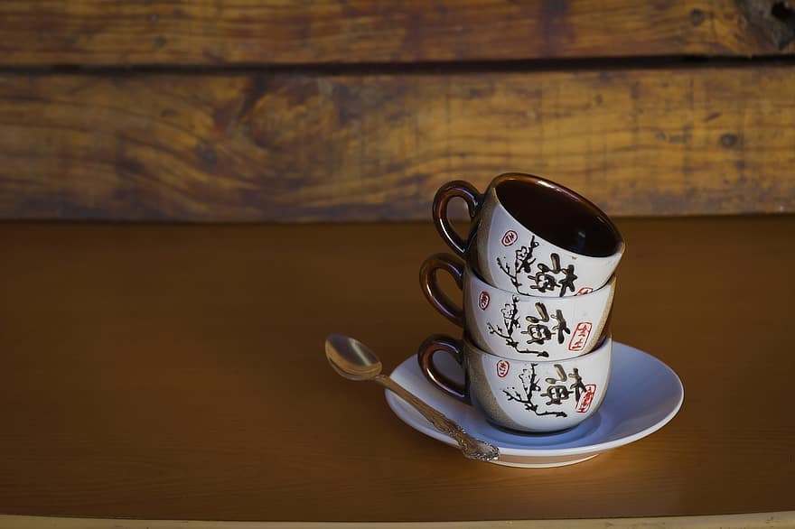 कॉफ़ी कप, सिरेमिक कप, डिशवेयर, कप, चीनी मिट्टी के बरतन कप, लकड़ी, टेबल, कॉफ़ी, पीना, क्लोज़ अप, कफ़ि की प्याली