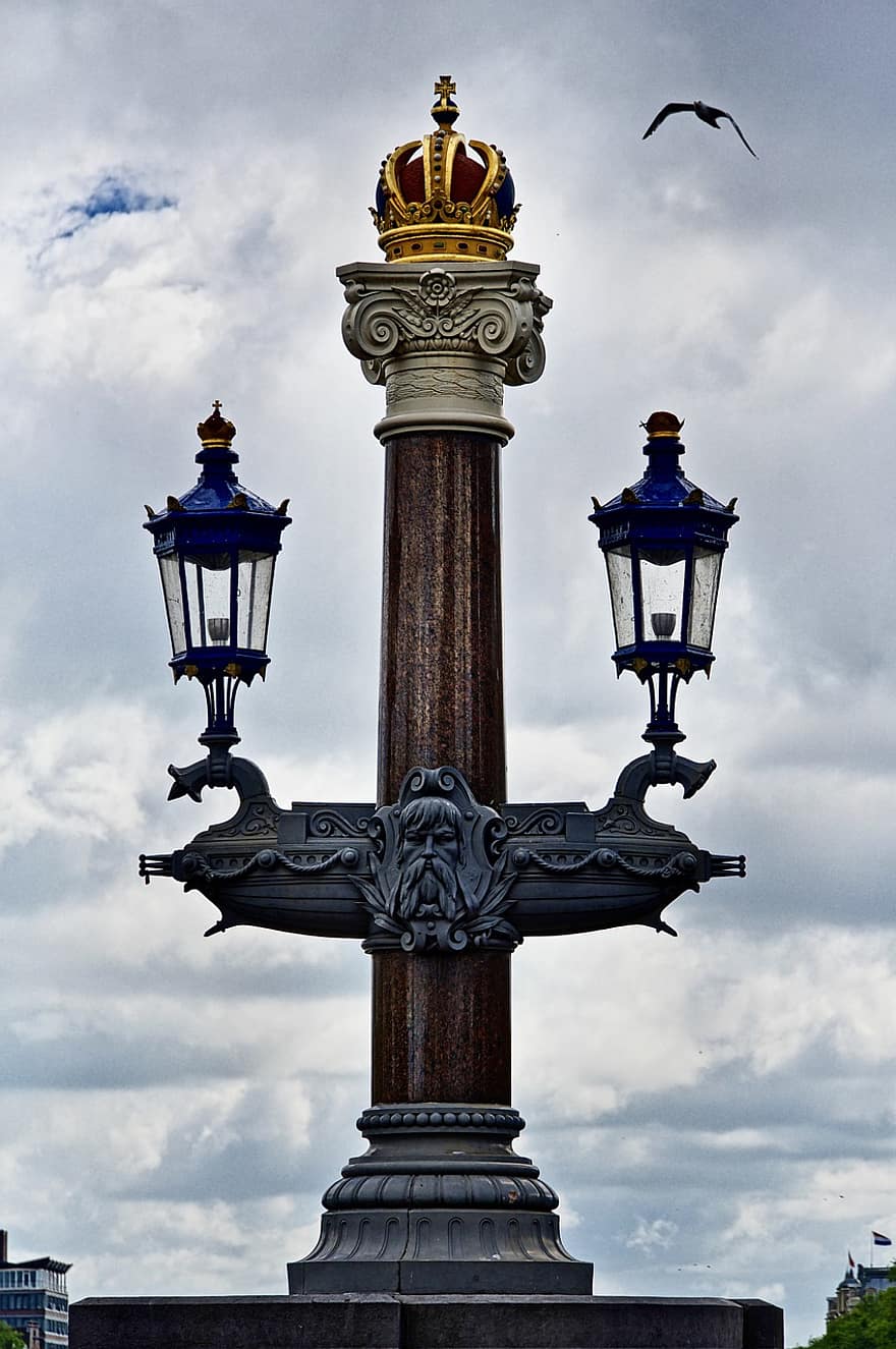 Amsterdamas Ermitāža, arhitektūra, orientieris, statuja