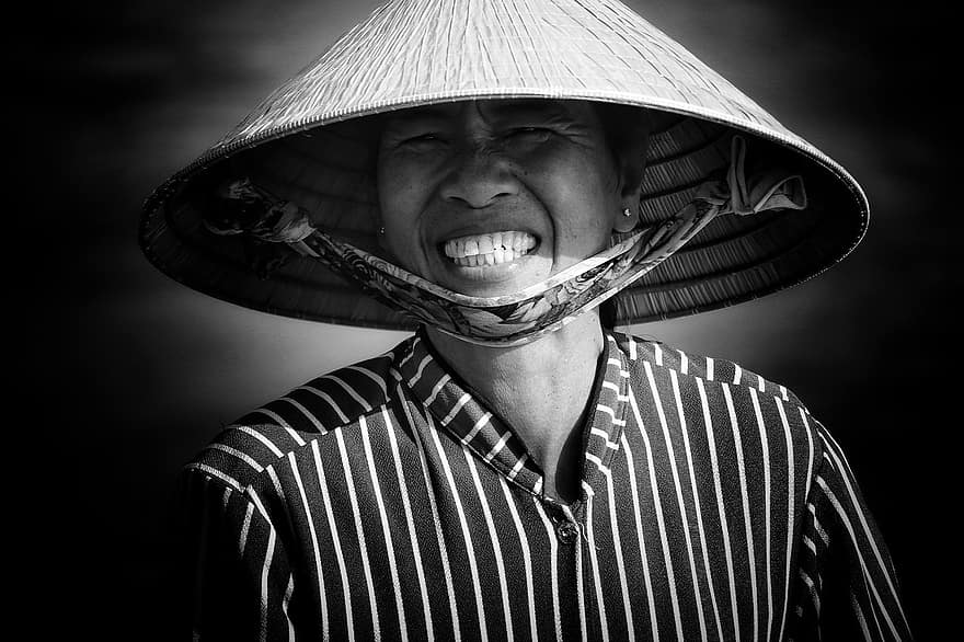 vietnam, Sør-Vietnam, kvinne, markeds kvinne, menneskelig, portrett, hunn, kegelhut, svart hvit