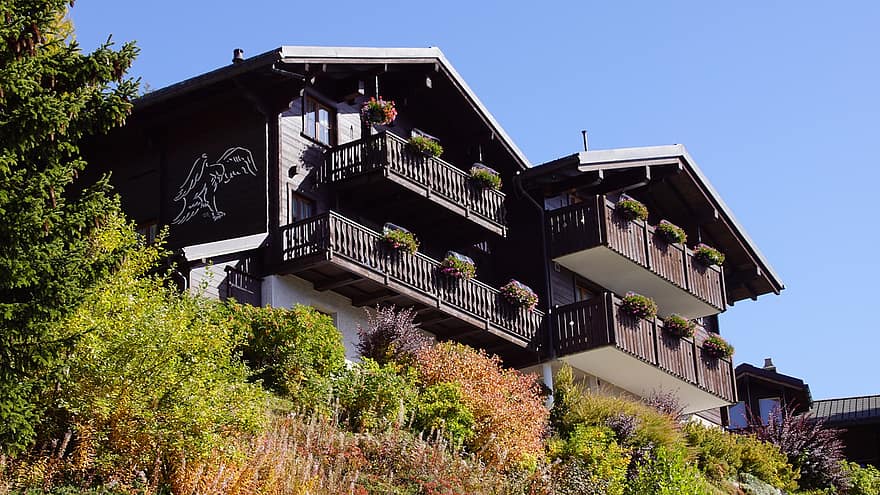 casa, edificio, balcón, Posada, arquitectura, arbustos, montañas, Bettmeralp, Valais, exterior del edificio, ventana