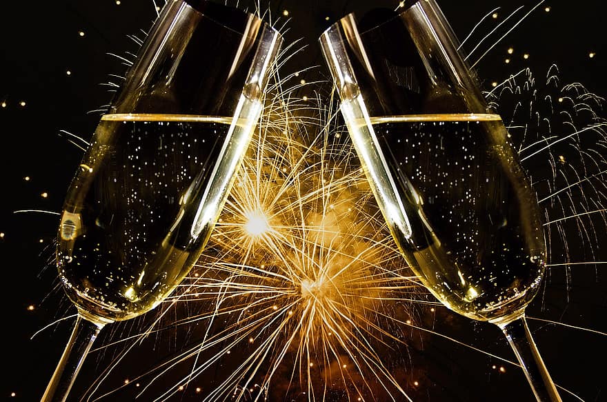 Feuerwerk, Weingläser, Prost, Silvester, Toast, Feier, Champagner, Schaumwein, Getränk, Party, Hochzeit