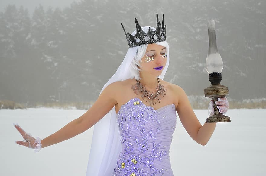 karaliene, plīvurs, sniegs, sniega karaliene, ziemā, maģija, auksts, koki, raksturs, migla, kronis