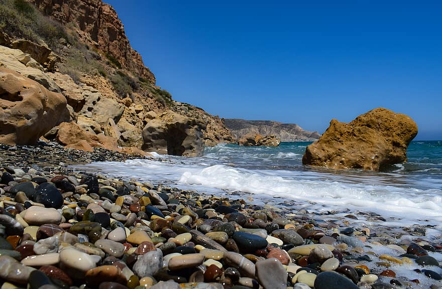 пляж, галечный пляж, скальные образования, крупная галька, скалы, море, берег, горные породы, природа, Меланда, Кипр