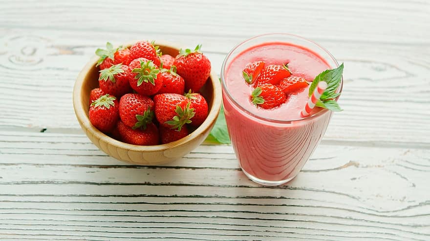 Erdbeeren, Smoothie, Erdbeer Smoothie, Ernährung, Lebensmittel, Getränk, kaltes Getränk, Erfrischung, Shake, Erdbeer Shake, Fruchtshake