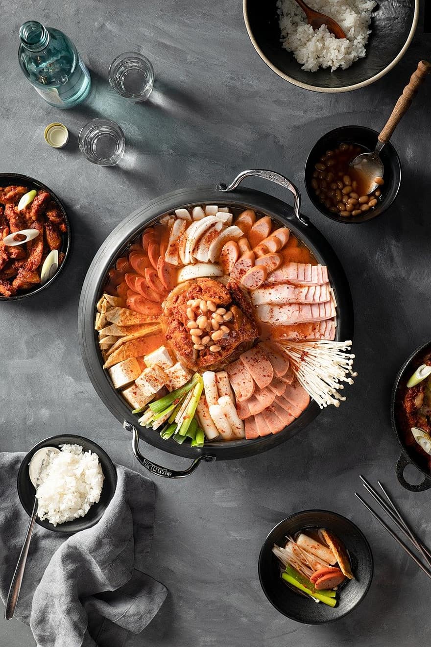 hotpot, Koreanisches Essen, koreanischer eintopf, Lebensmittel, Mahlzeit, Gourmet, Frische, Fleisch, Mittagessen, Teller, Essstäbchen