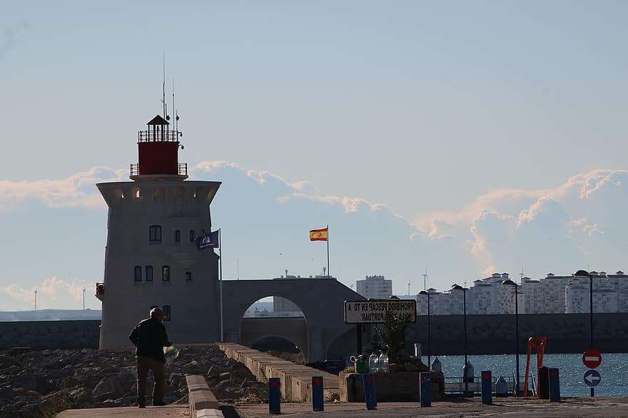 港、灯台、スペイン、カディス、建築、有名な場所、建物の外観、建造物、旅行、水、青