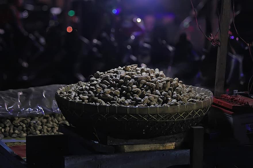 मूंगफली, उबली हुई मूंगफली, सड़क का खाना, रात का बाजार, रात