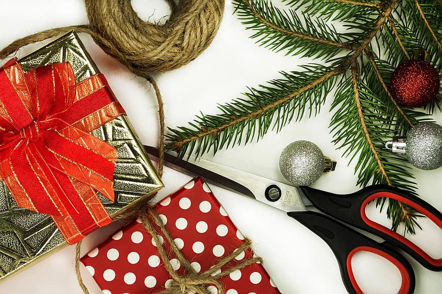 Коледа, нова година, Over Lay, изглед отгоре, клон, опаковане на подаръци, лък, подарък, ножици, въже, червен