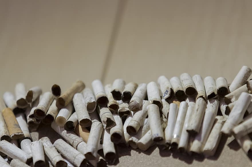 sigaretter, sigarett stumper, røyke, nikotin, tobakk, vanedannende, usunn, nærbilde, iran