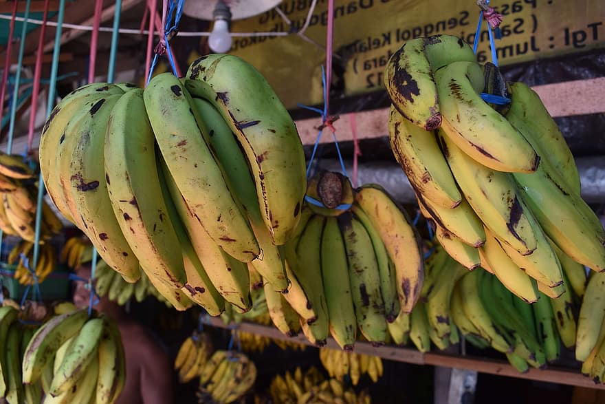 бананы, рынок, спелые бананы, фрукты