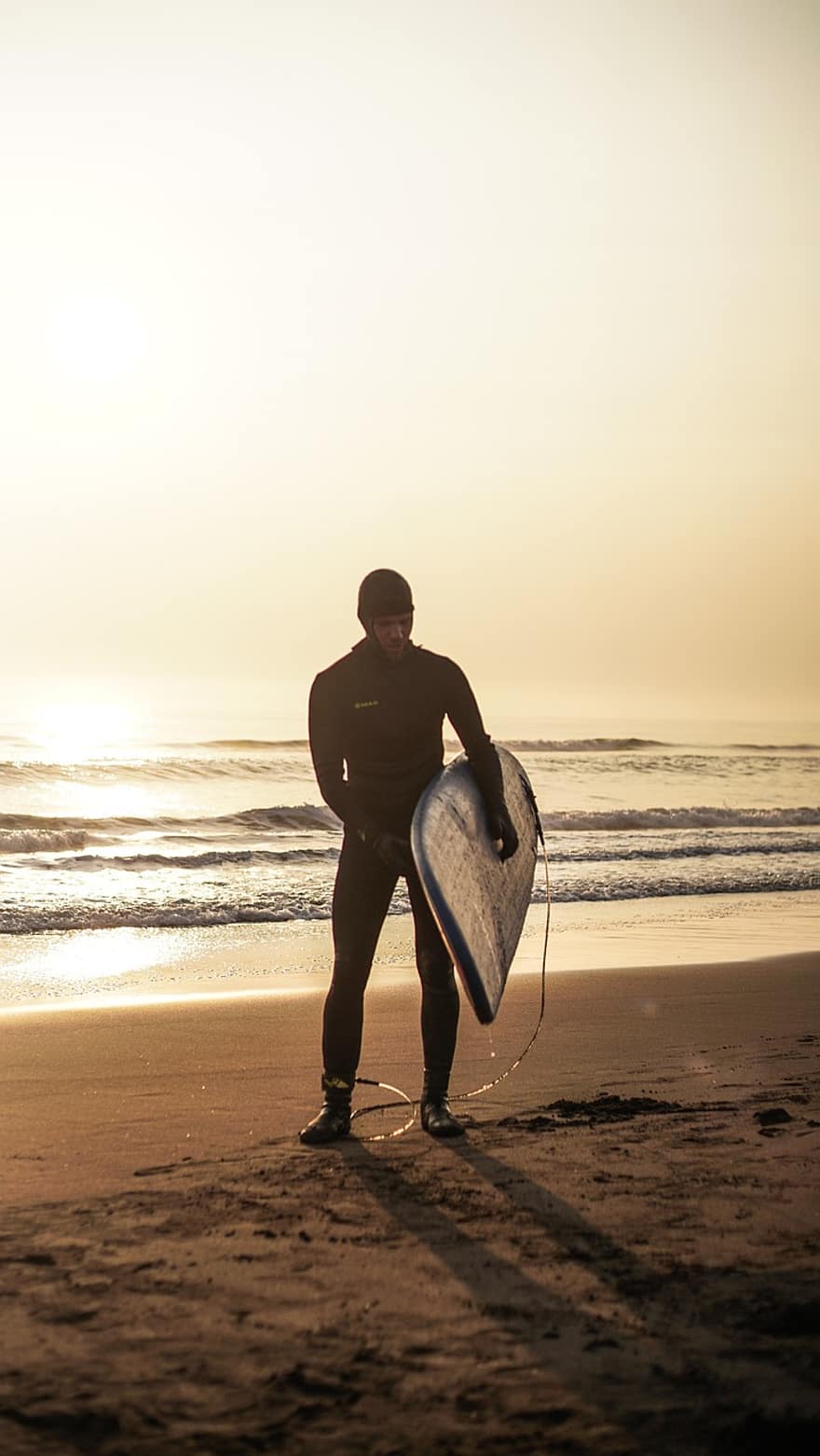 sörf yapmak, plaj, gün batımı, sörfçü, sörf, deniz, erkekler, yetişkin, bir kişi, yaşam, spor