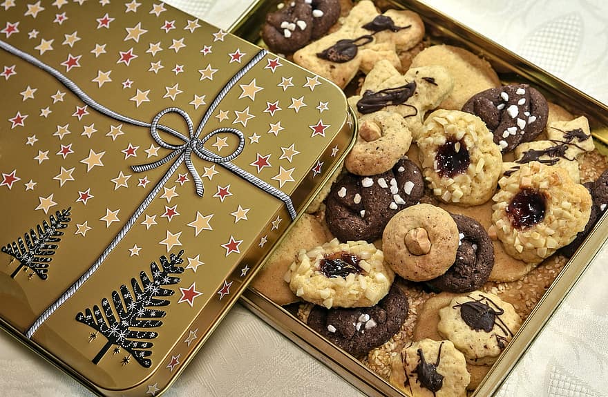 クリスマスのクッキー、クッキー、クリスマス、ペストリー、焼き菓子、クッキー缶、クリスマスの時期、できる、スナック、デザート、お菓子