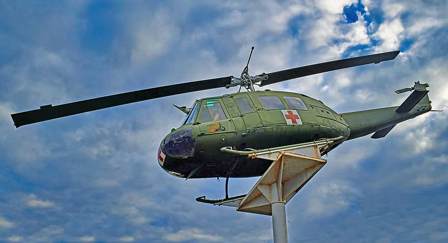 Hélicoptère Huey, médical, monument, hélicoptère de sauvetage, Hélicoptère de dépoussiérage, Ambulance hélicoptère, hélicoptère, guerre, historique, Hélicoptère de sauvetage Huey Dustoff