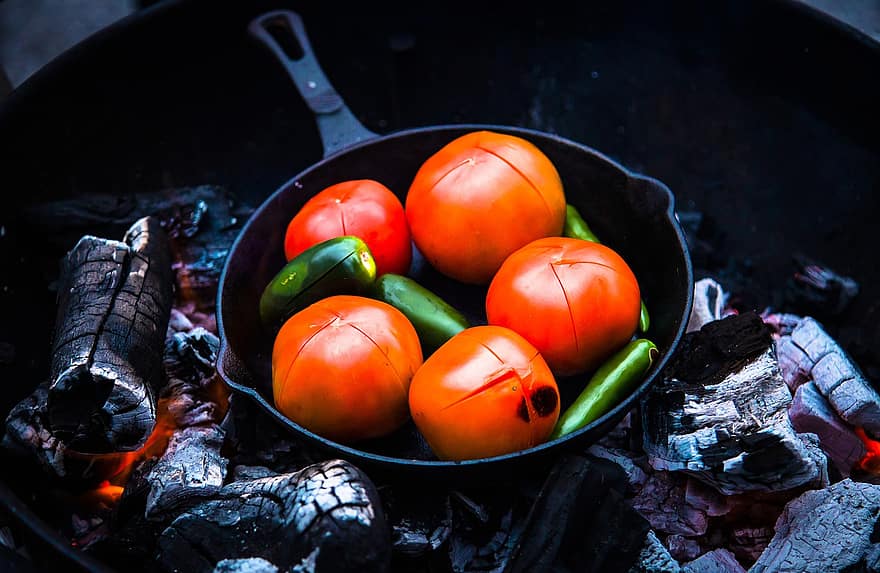 pomidory, papryczka jalapeno, żeliwo, grill, węgiel drzewny, gorąco, jedzenie, Pikantny, świeży, Salsa, odżywianie