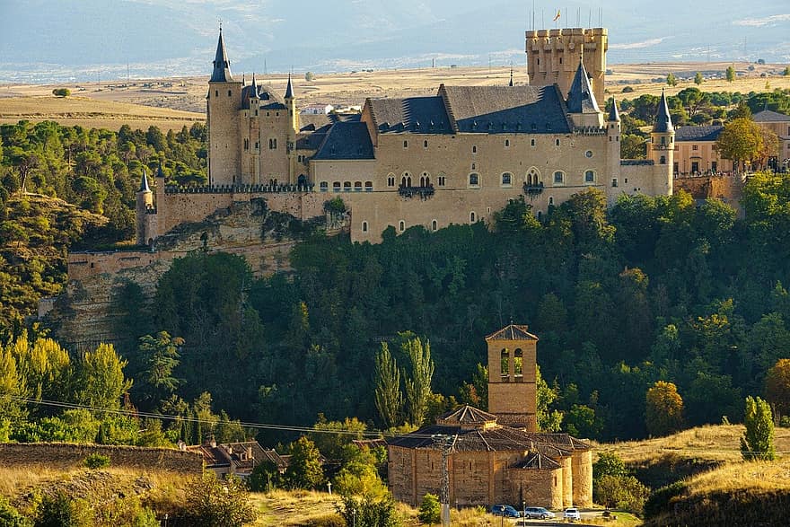 الكزار دي سيجوفيا ، سيجوفيا ، القلعة في القرون الوسطى