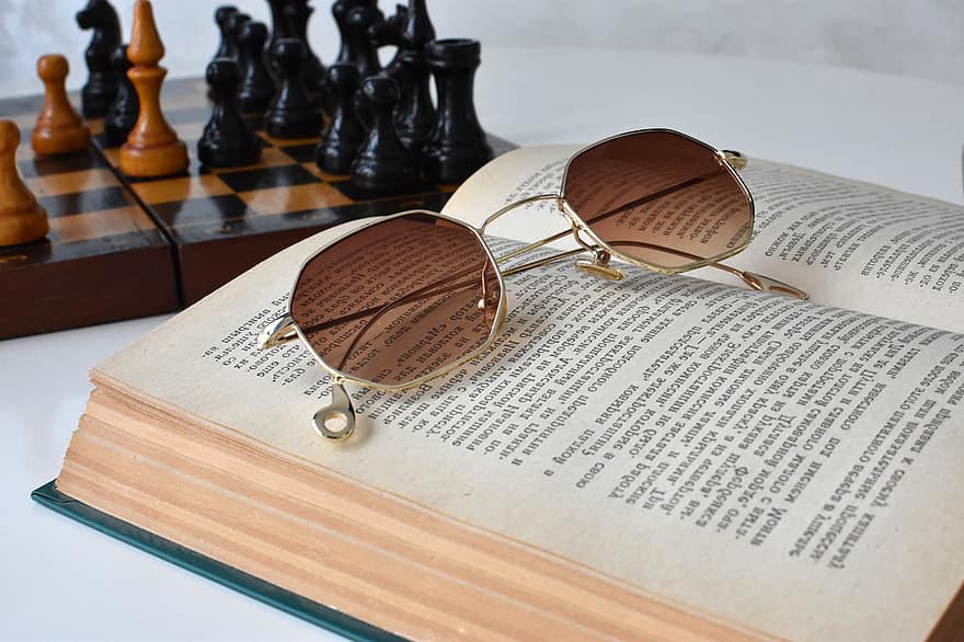 carte, ochelari de soare, şah, accesorii pentru barbati, literatură, citit, nuanțe, ochelari
