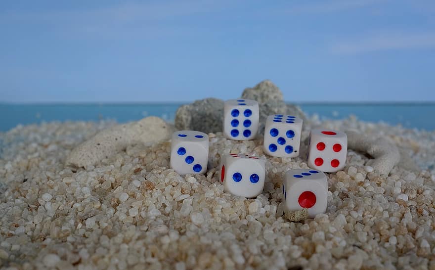 xúc xắc, 123456, đồ chơi, bờ biển, cát, màu xanh da trời, cơ hội, trò chơi giải trí, may mắn, sự thành công, bài bạc