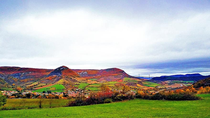 Saint Georges De Luzençon, bjerg, Frankrig, kommune, Millau, landskab, landlige scene, græs, gård, eng, grøn farve