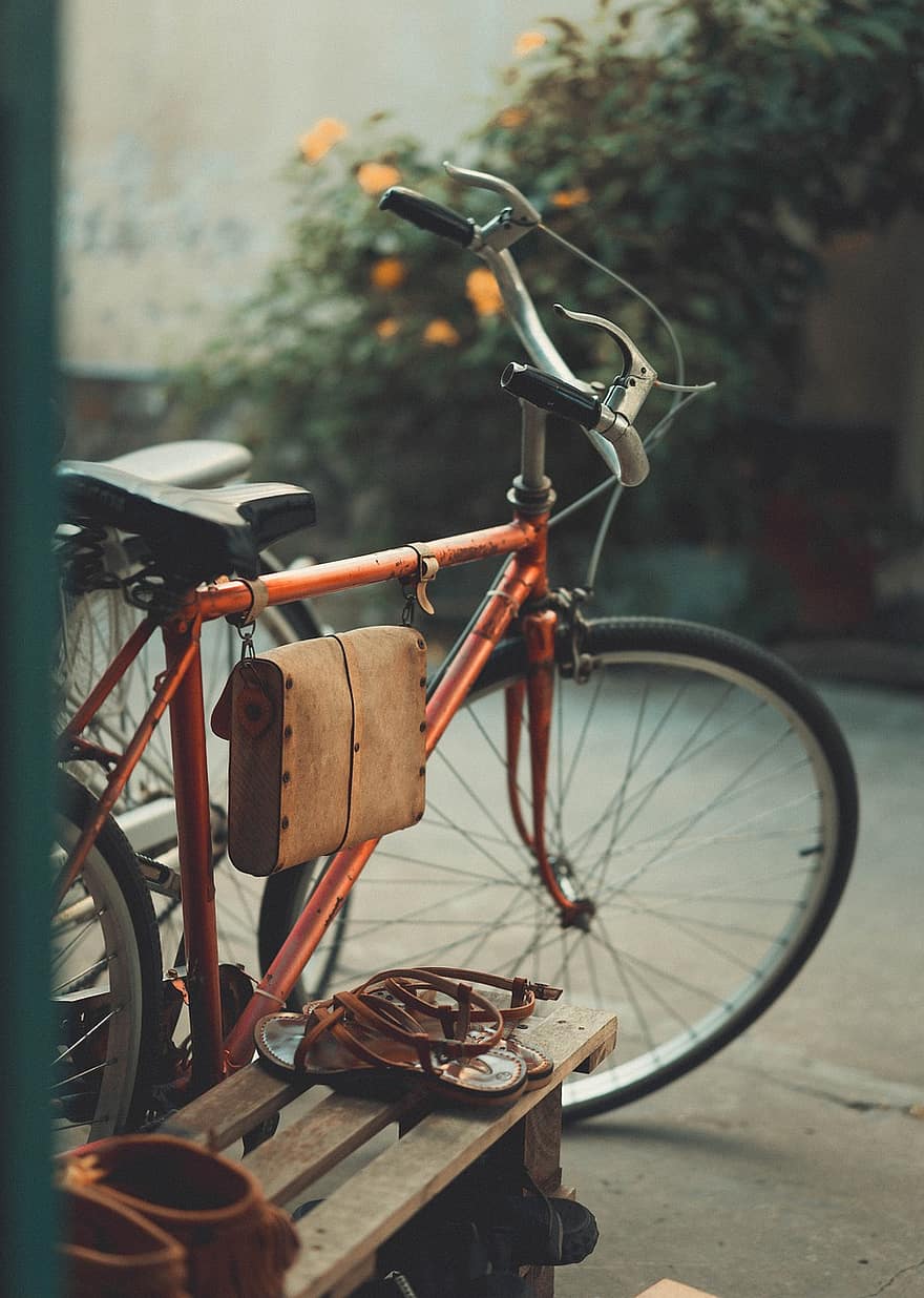 vintage zdjęcie, rower, podwórko