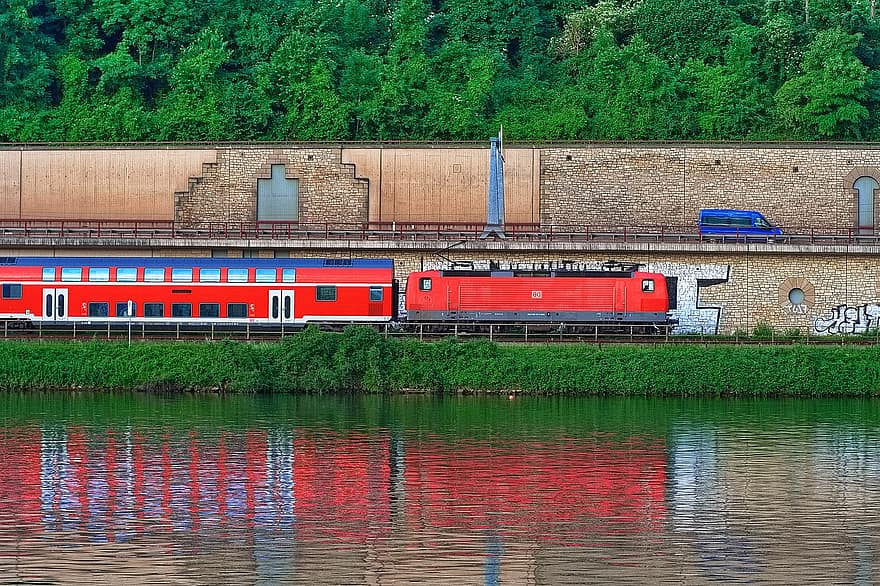 traukinys, geležinkelis, upė, raudonas traukinys, Moselle, Oberbillig, kelias, geležinkelio, sienos, transporto, kelionė