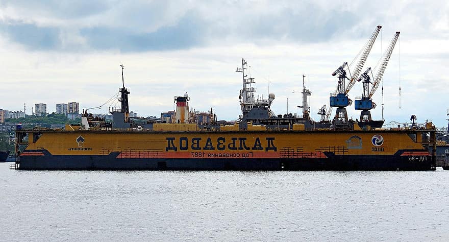 Dalzavod, réparation navale, chantier naval, Vladivostok, navire, Russie, mer