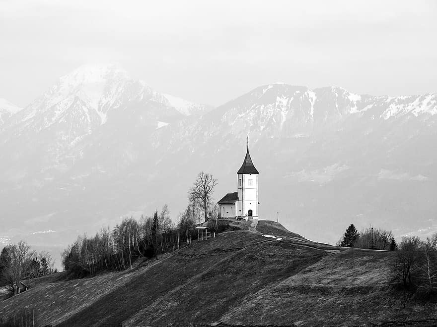 教会、山、ピーク、丘、セントプリモス、スロベニア、モノクローム、風景、自然、屋外の、旅行