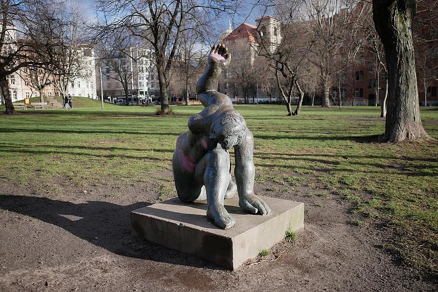 Berlín, centre de Berlín, monbijoupark, escultura, escultura de bronze, Escultura Ingeborg Hunzinger, estàtua, arquitectura, herba, arbre, lloc famós