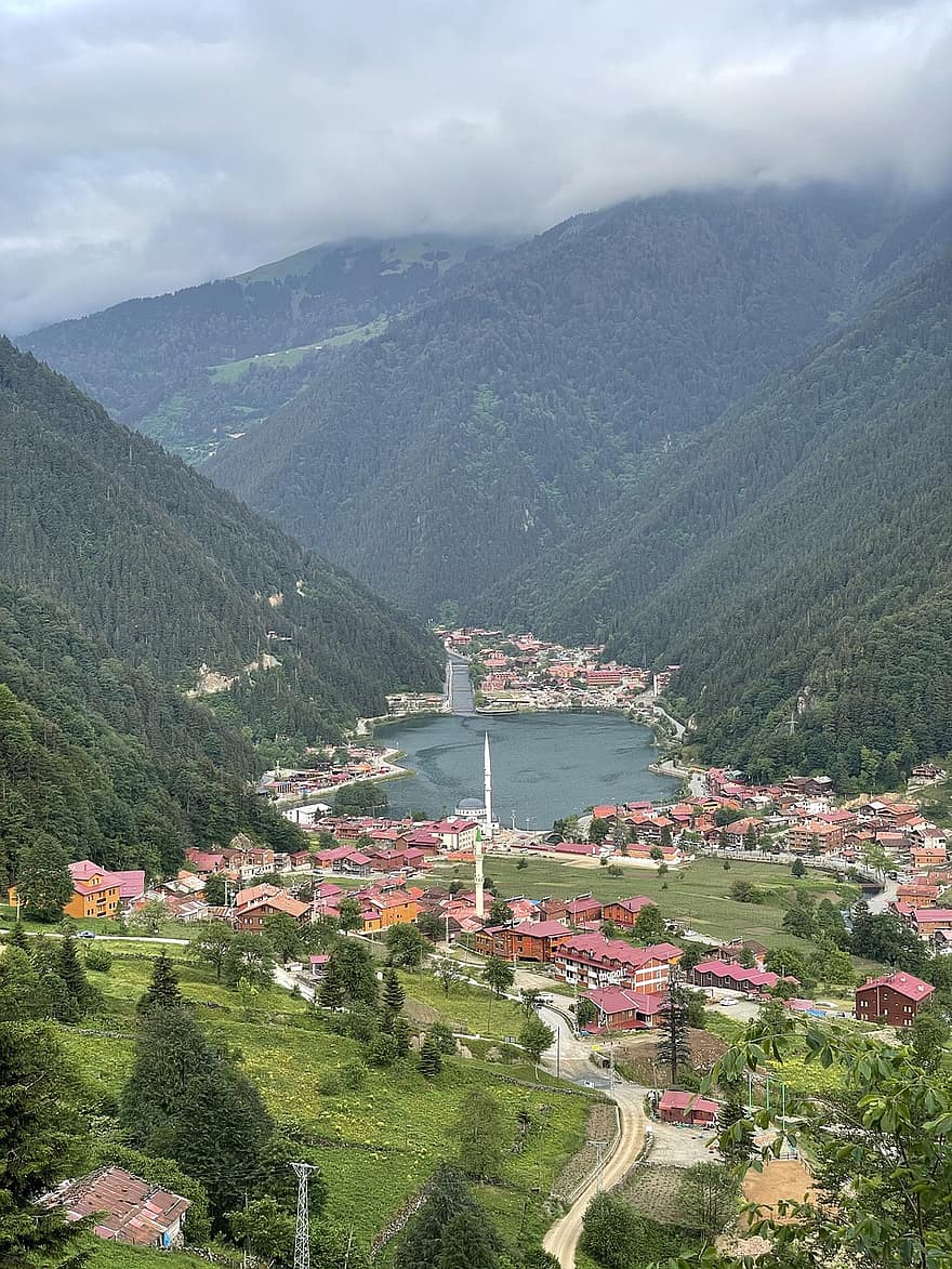 laakso, kaupunki, Uzongul, järvi, Turkki, Trabzon, vuoret, talot, rakennukset, vuorijono